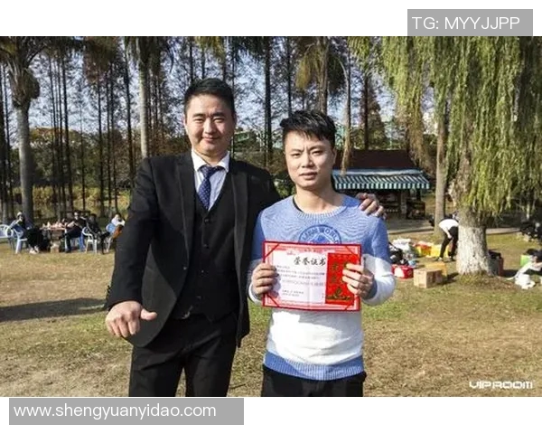 热血足球燃情岁月追逐梦想的绿茵场上拼搏与荣耀的故事